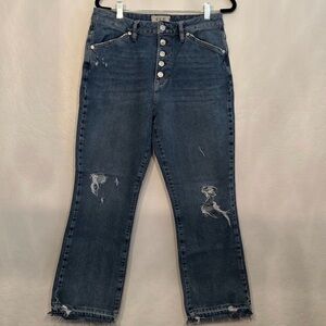 Free People We The Free NWT!
SZ 30 Distressed Button
Fly Jeans